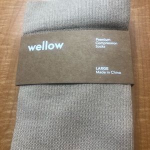 New Wellow compression socks